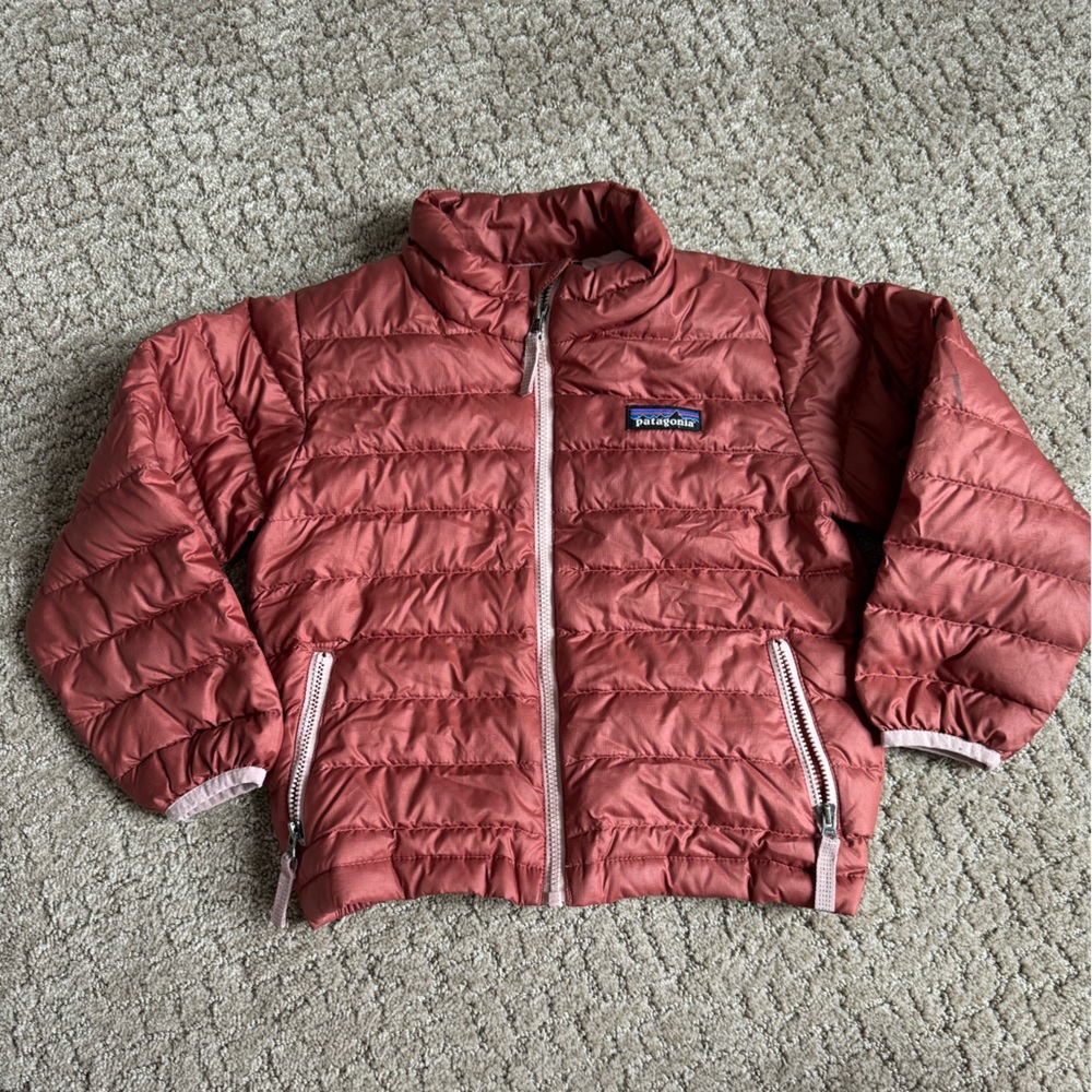 Patagonia Down Jacket sz 3t Runs Big
